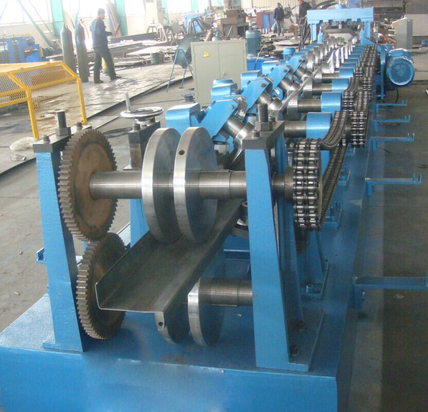 Galvanized Steel C&Z Metal Purlin Interchangeable Roll Formingmachine