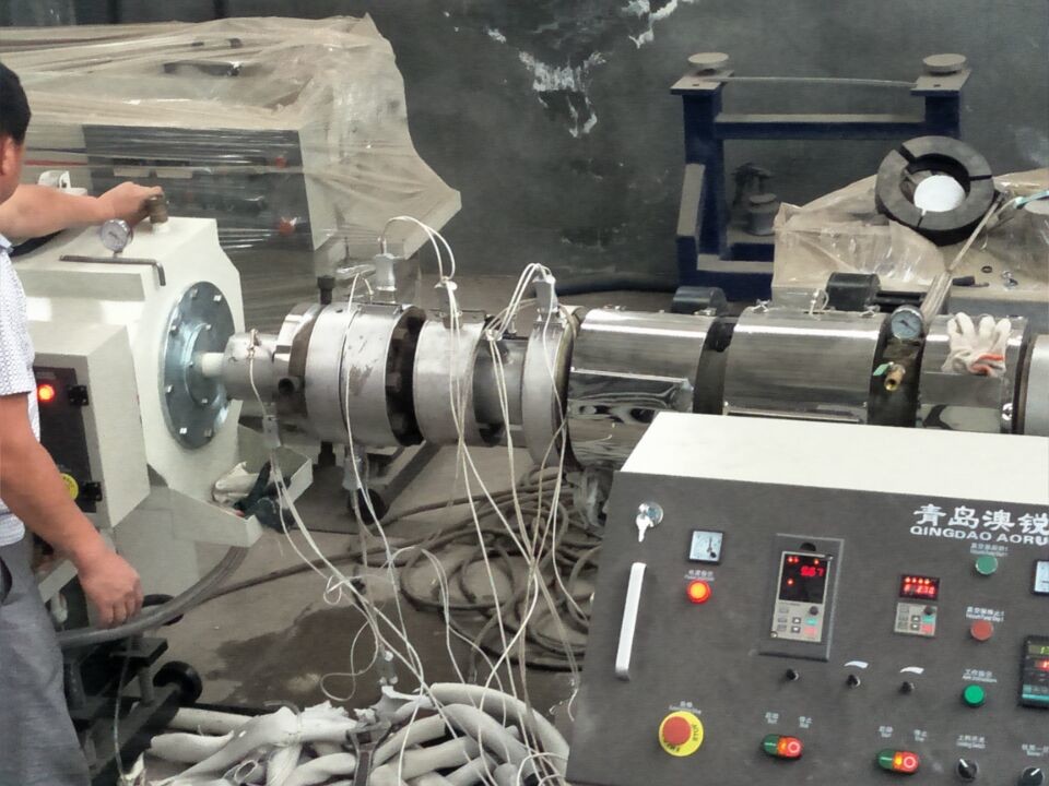 Wood Plastic WPC Profile and Board Extruder , PVC PP PE Plastic Profile Production Line