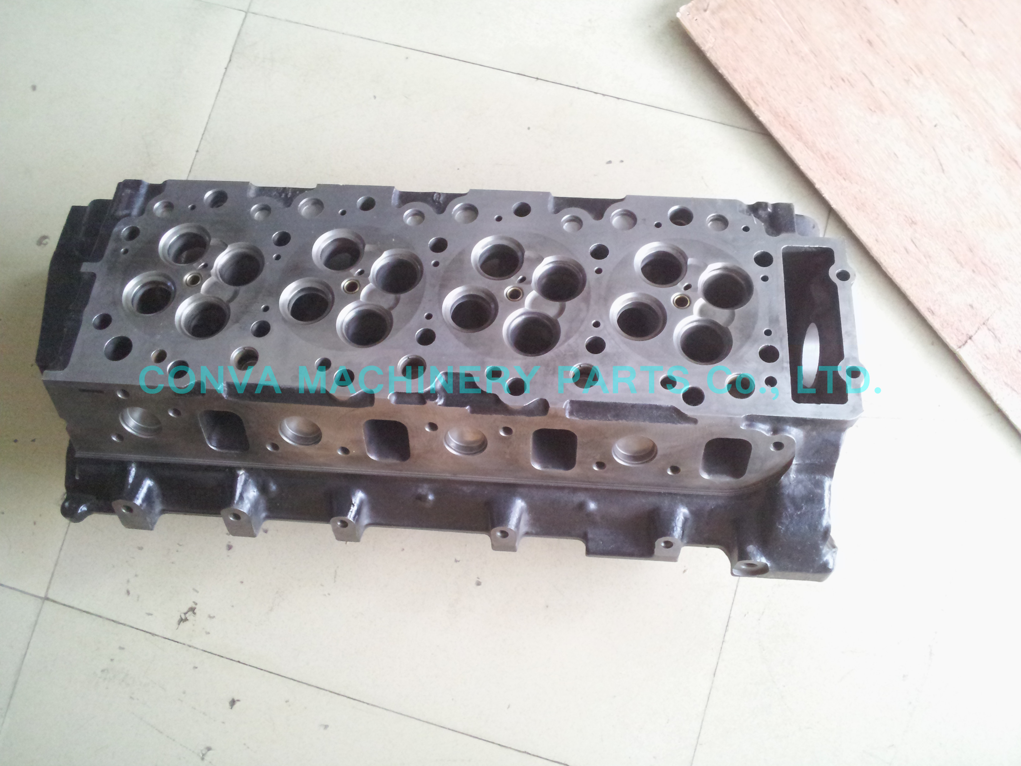 High Performance Cylinder Heads , Cast Iron Cylinder Heads For Isuzu 4hk1 Engine