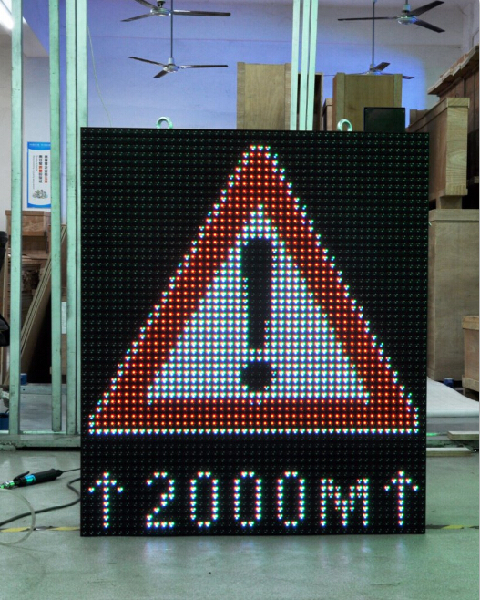 High Brightness P16/P20/P25/P31.25 Solar Power LED VMS Display for Traffic Management