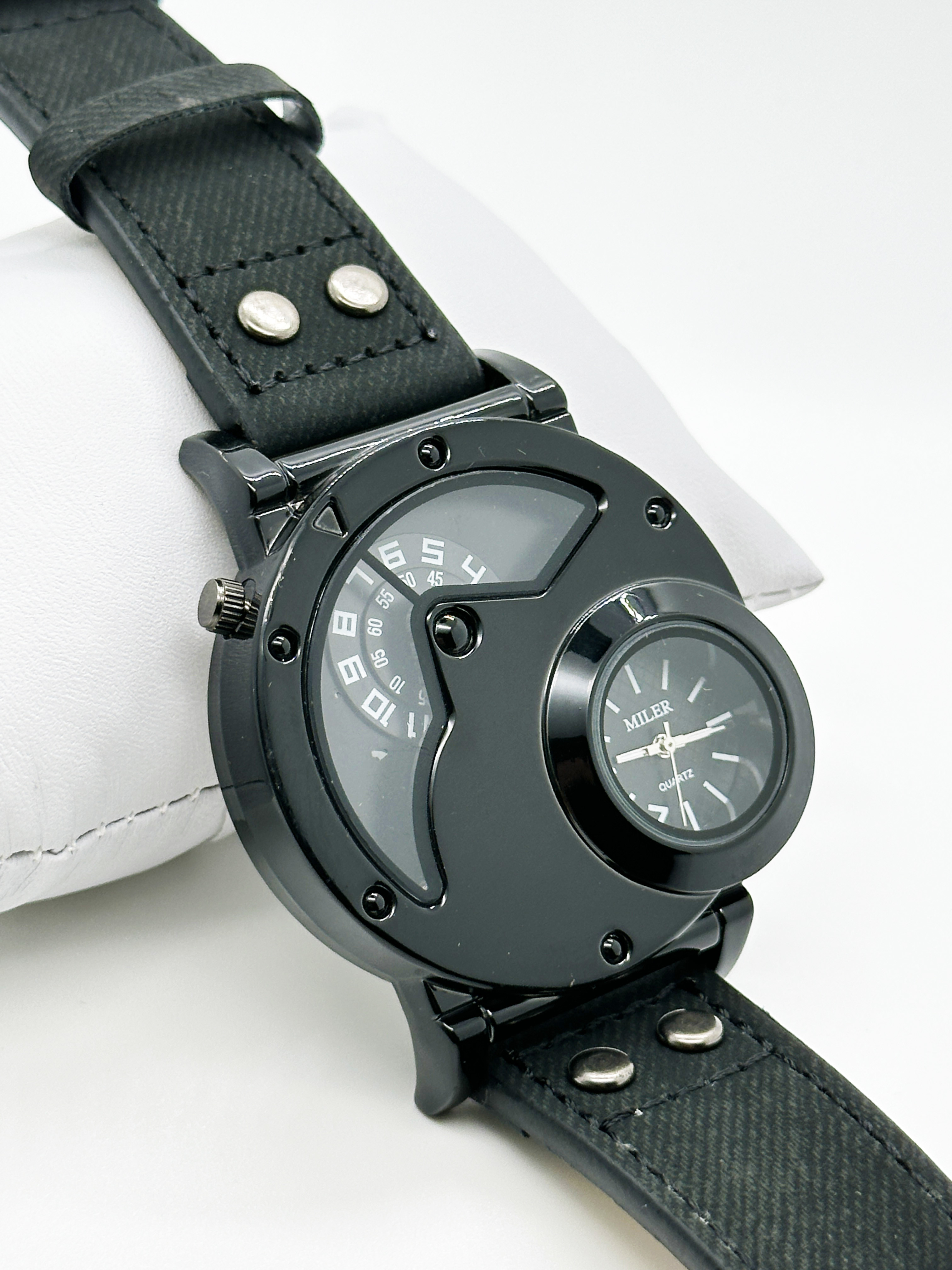 Modern Luxury Quartz Wrist Watches For Men With Hook Buckle