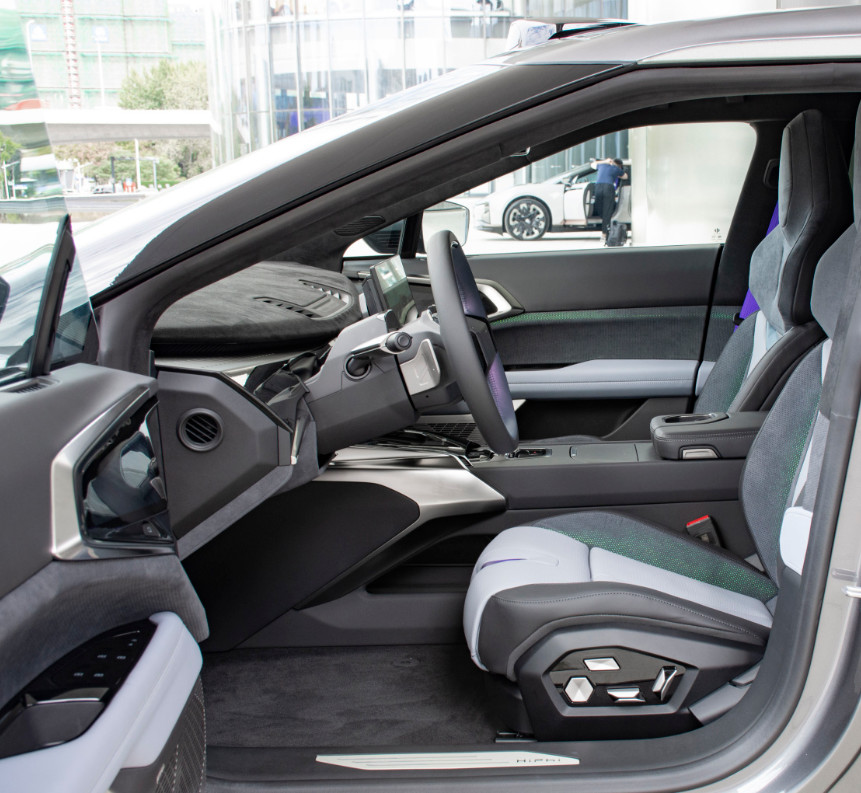 Hiphi Z 2023 5-seater Version Pure Electric 705KM 4 Door 5 Seats Sedan