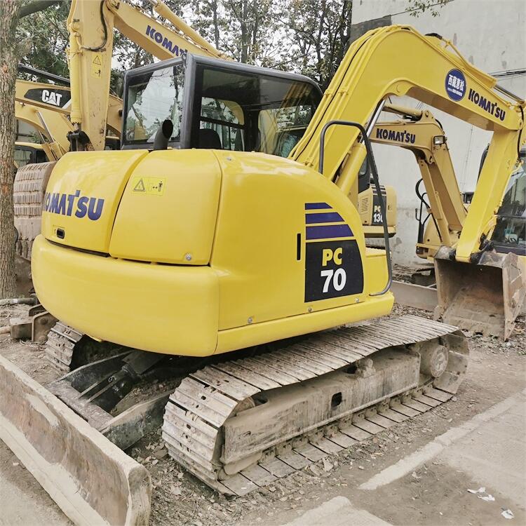 Good Health Komatsu PC70 Excavator 7 Ton Used from Japan Original with 34.5 KW Power