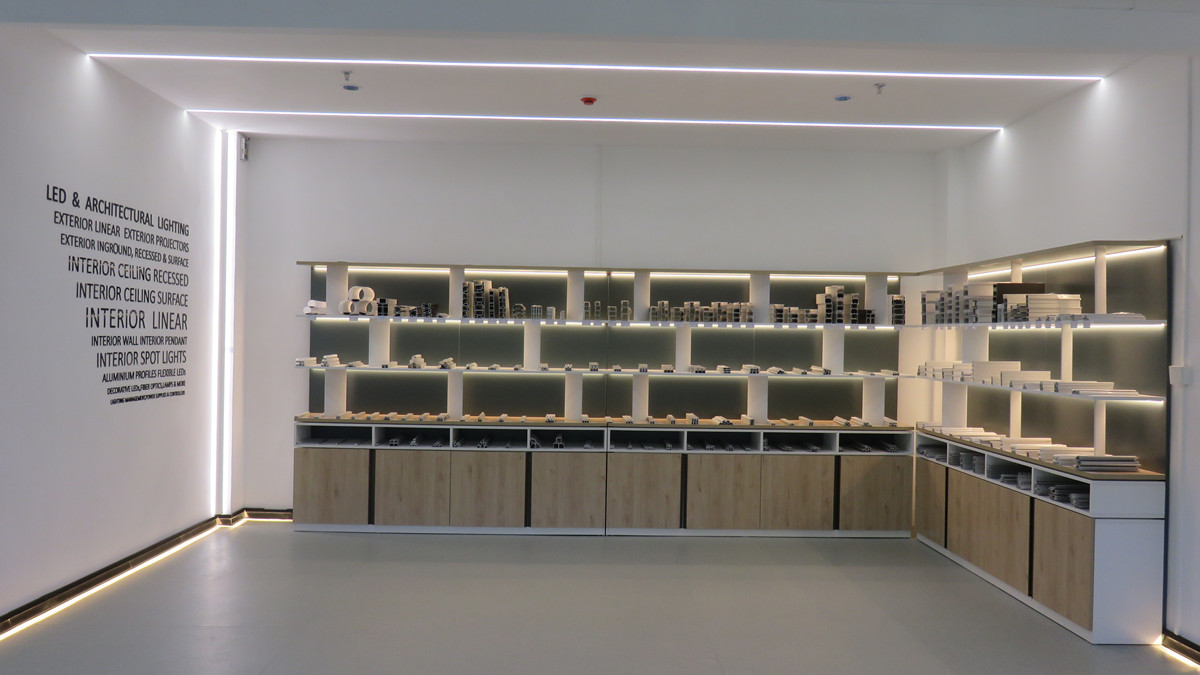 Surface Mounted 6063 LED Strip Aluminium Profile PMMA Diffuser For Wardrobe Wall Lighting