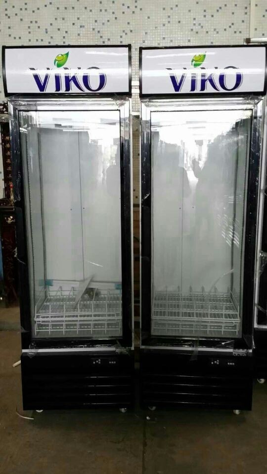 Upright Commercial Cold Drink Beverage Cooler For Retail Store With Glass Door