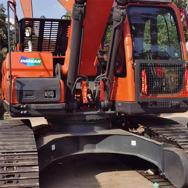 Original Korean Doosan DX225 Excavator in with Machine Weight of 22000 KG