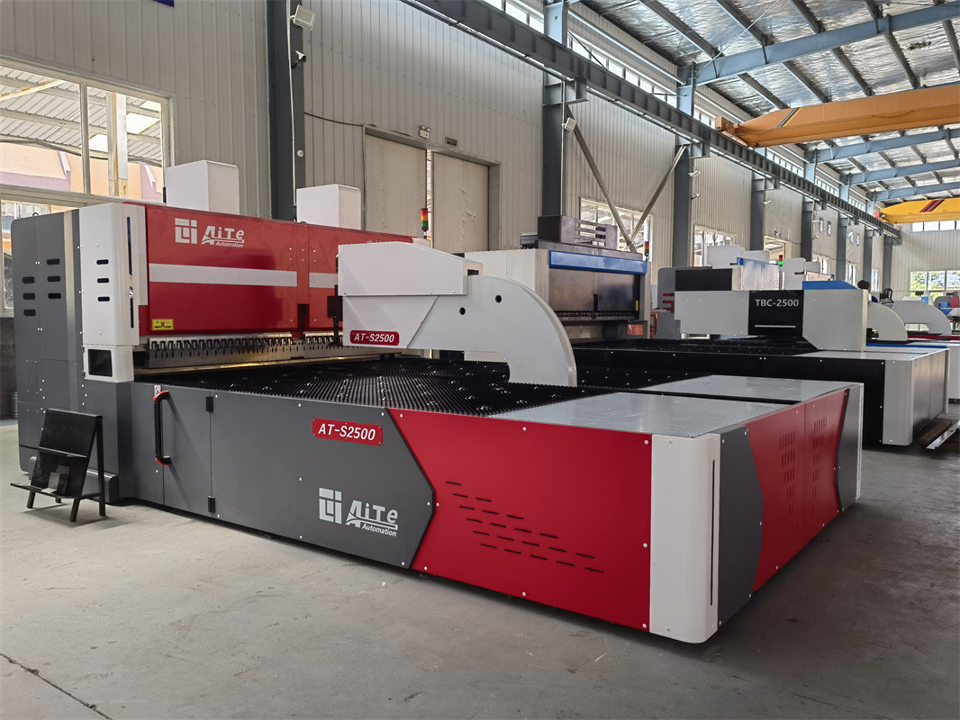2500x1500mm CNC Panel Bender With 16 Axes Control Panel Bending Machine