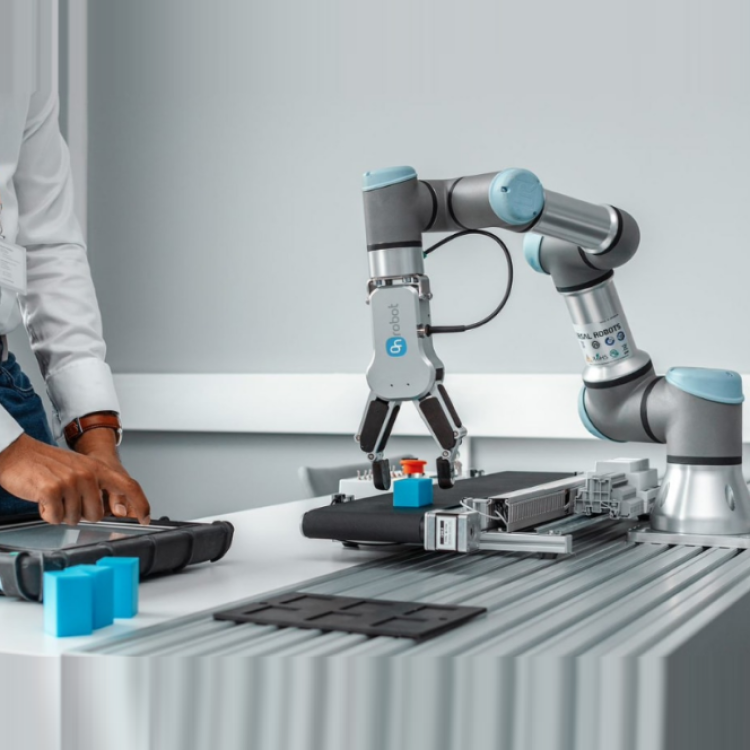 Welding robot arm UR10e industrial robots with welding torches universal robotic arm 6 axis welding machine