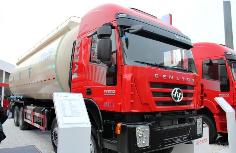 Cement Mixer Truck , Concrete Mixer Truck For Powder With Air Bag Suspension