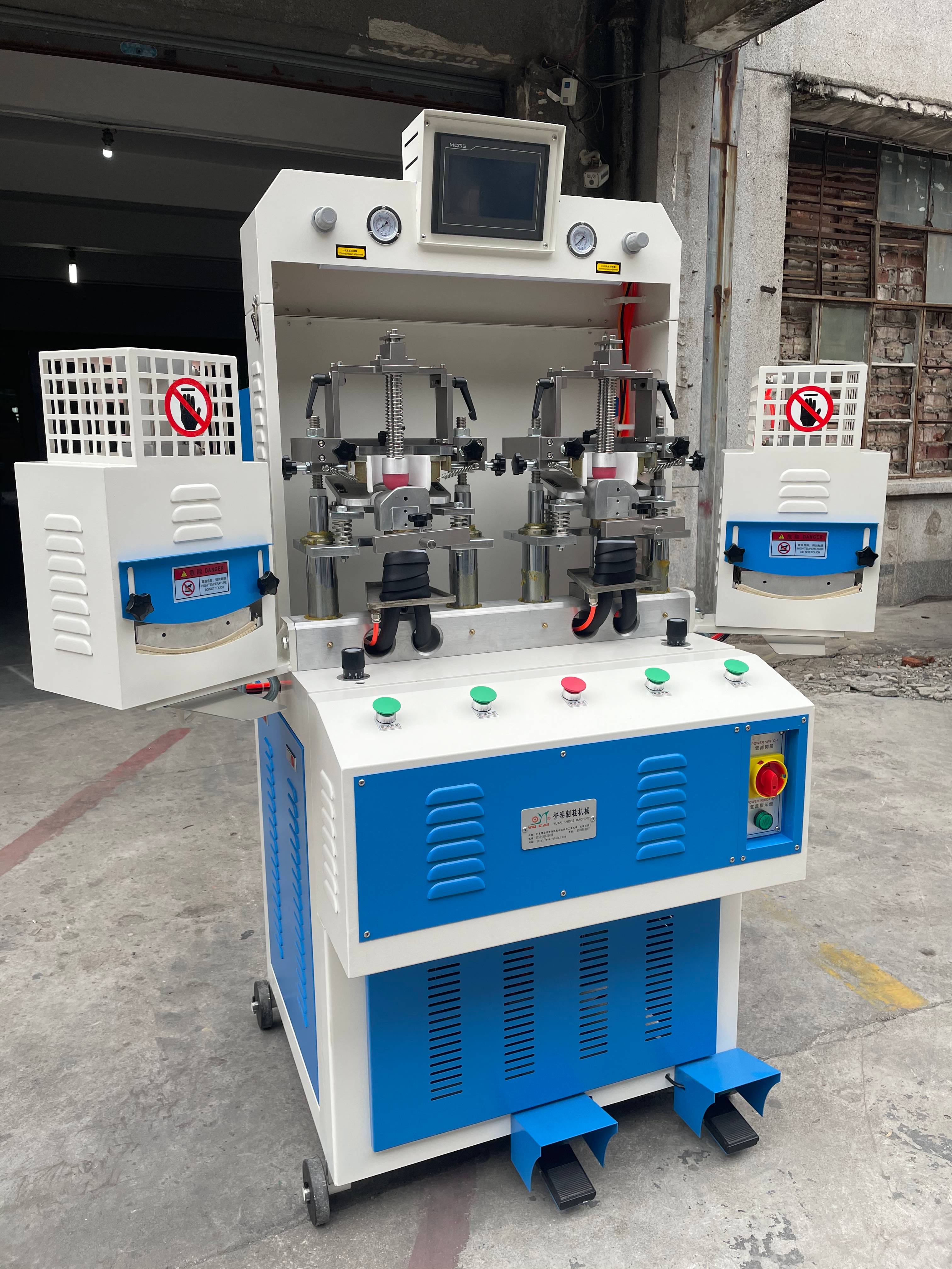 3KW Computer Controlled Shoe Moulding Machine Automatic Shoe Upper Machine