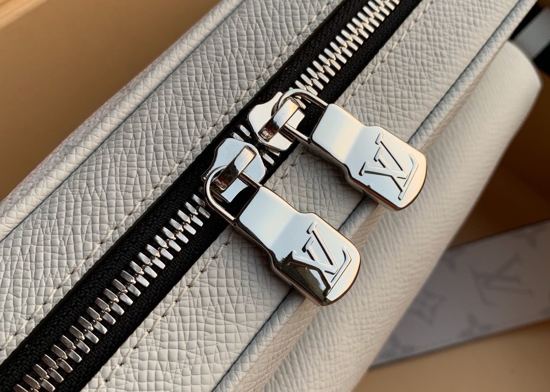 Black Square Taiga Leather Message Luxury Cross Body Bag Single Shoulder