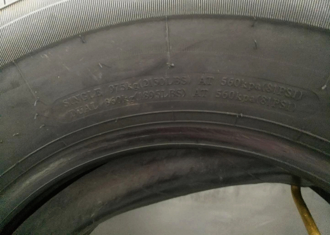 6.50R16C Size Commercial Truck Tires 15 16 Inch Dia Optimum Tread Compound Design