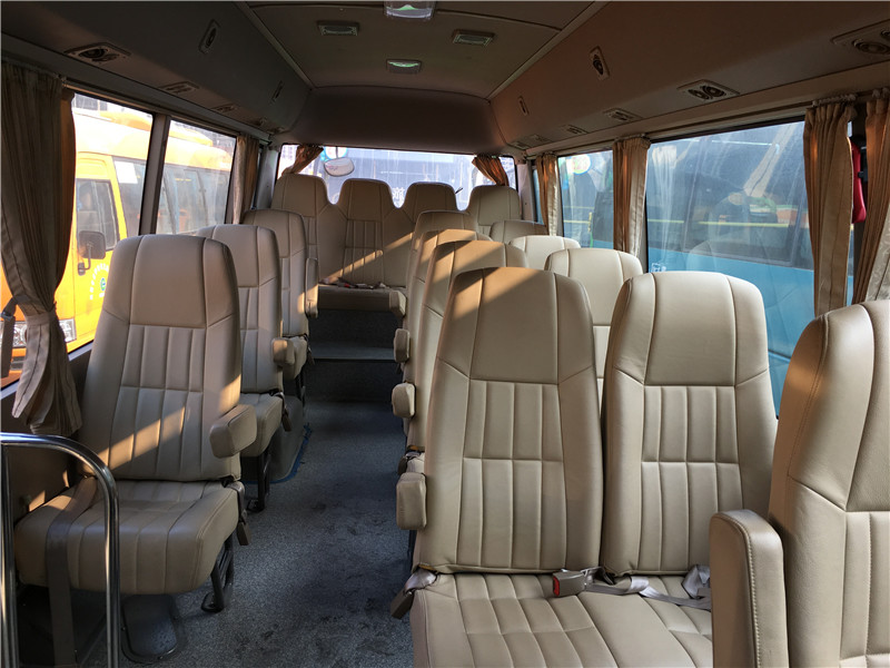 Second Hand Used Yutong Passenger Commuter Bus City Transportation 19 Seats 7300kg