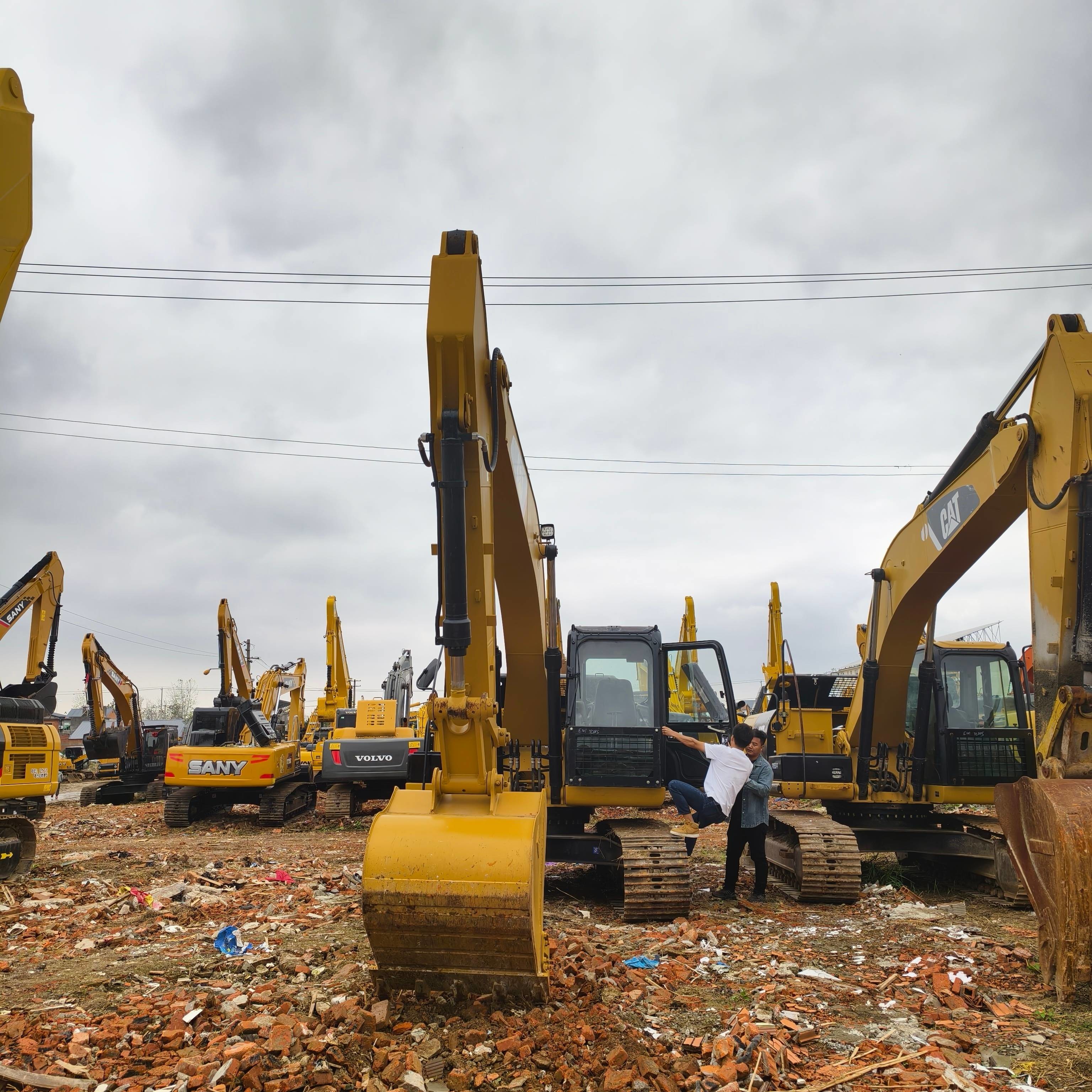 Used Excavator Original Caterpillar 320D2 Secondhand 20ton Medium Digger