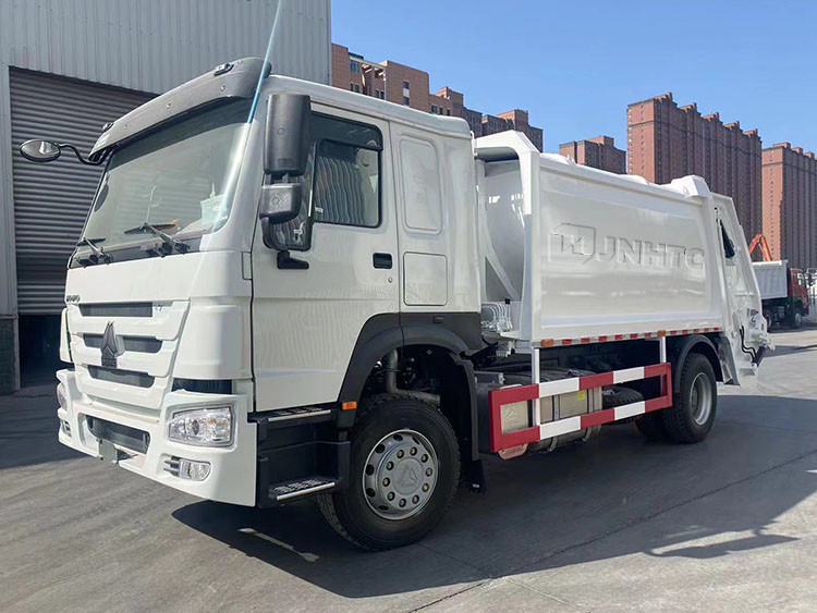 Sinotruck 371HP Garbage Compactor Truck HOWO 4X2 Trash Truck