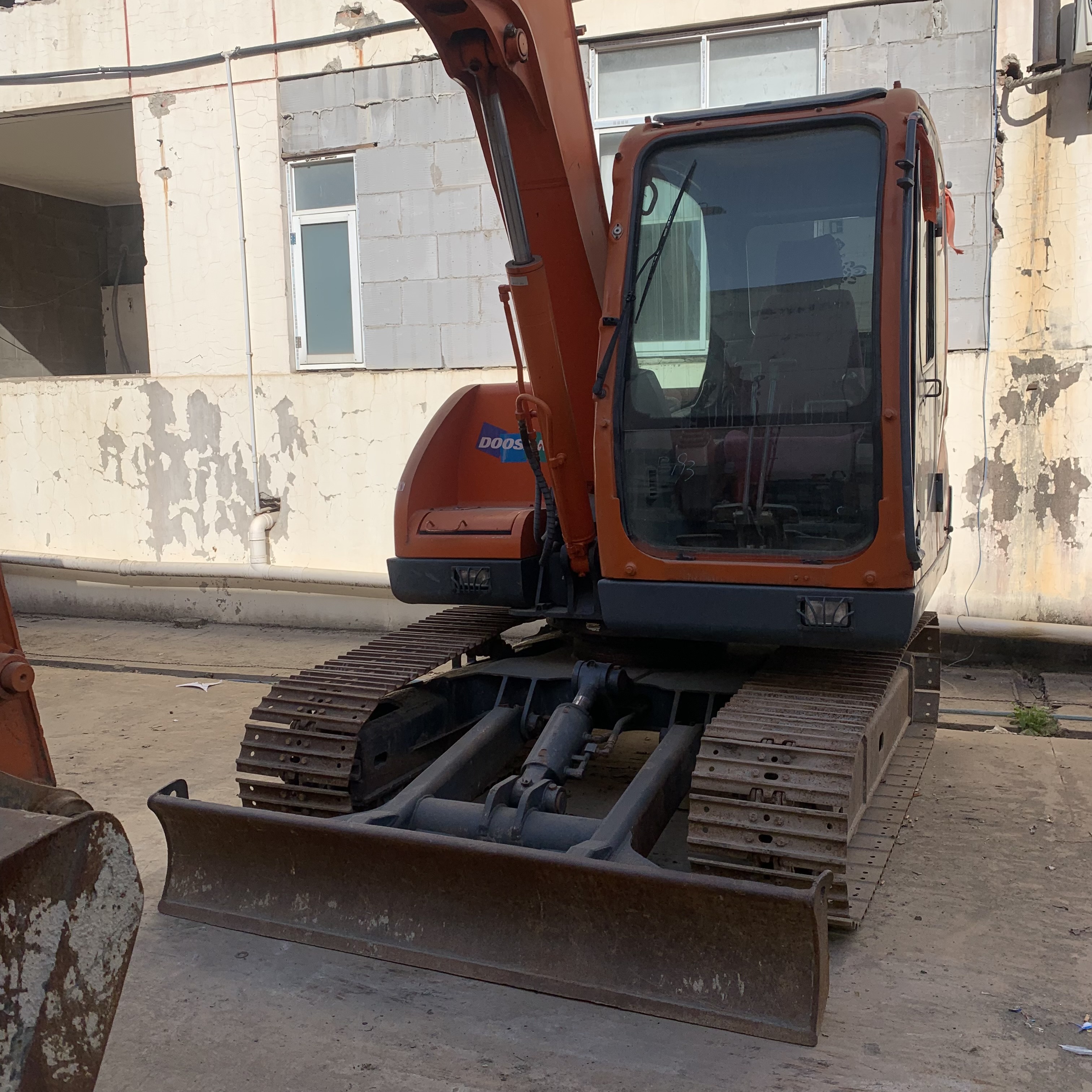 7350kg Operating Weight Doosan DX75 Dx60 DX80 Excavator with Original Hydraulic Valve