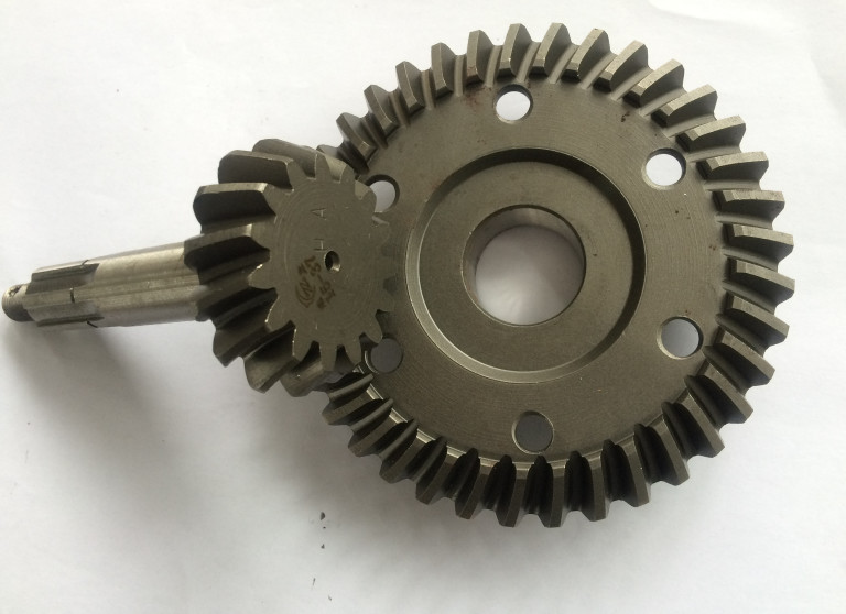 20CrMnTi 15/37 Crown Wheel And Pinion Gear For Auto Rickshaw Rear Differential