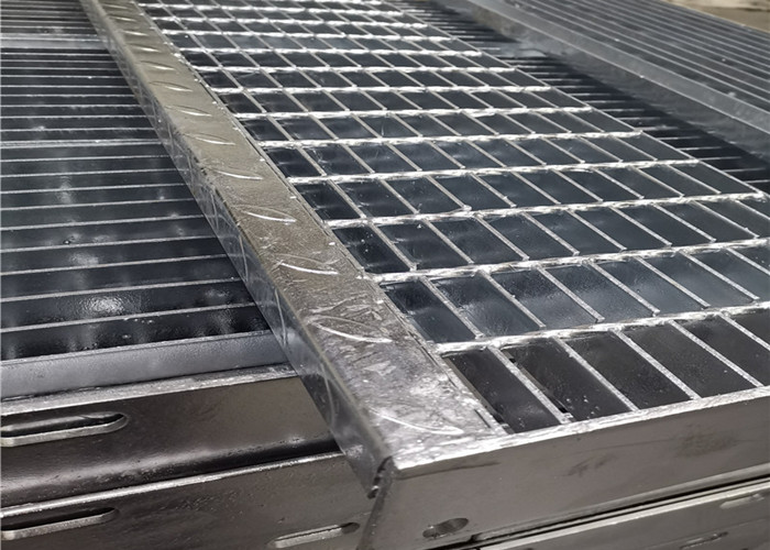 ODM Square Galvanized Catwalk Steel Grating Anti Rust Fire Proof