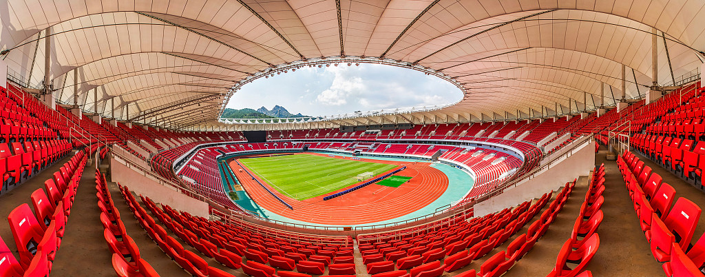 Spike Resistant Permeable Sandwich System Running Track Aging Resistance