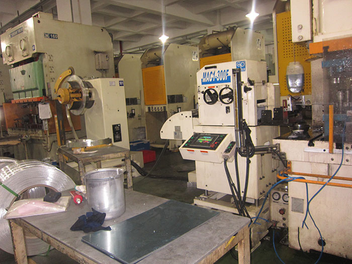 Stamping Machine MAC2-600 Series NC Servo Decoiler Straightener Feeder Metal Forming