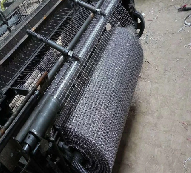 Heavy Industry hot dip galvanized square crimped wire mesh anping for building
