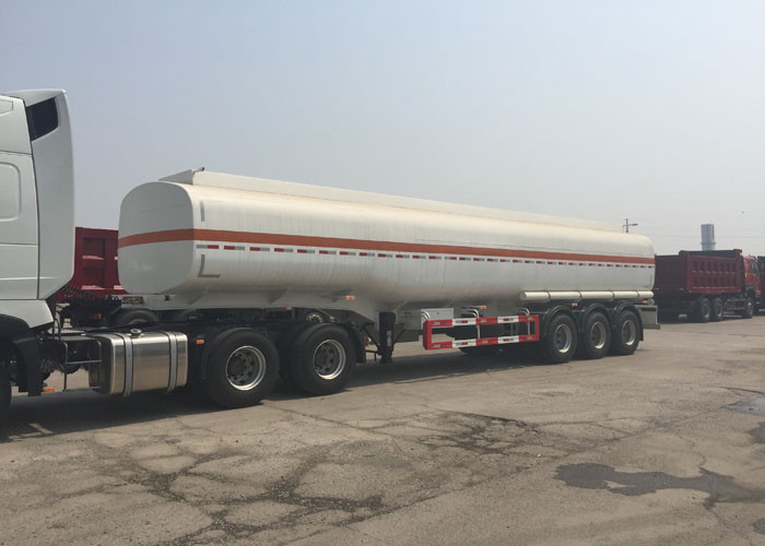 #50 / #90 Flatbed Semi Trailer Truck 3 Axles 45 - 60 CBM With HOWO A7 Tractor