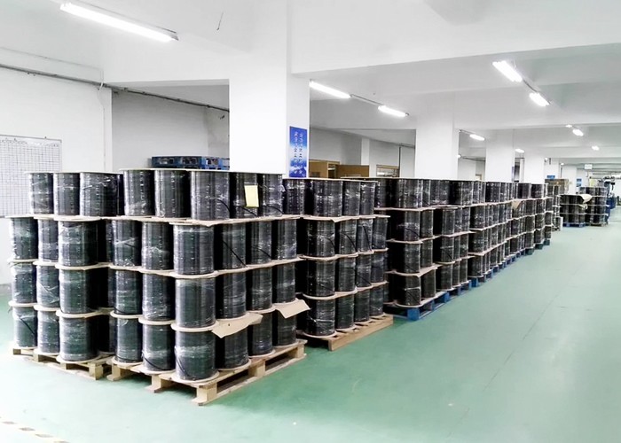 GJYFXCH FTTH Fiber Optic Cable With LSZH Sheath FRP Strength Member