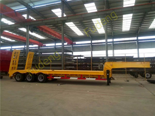 Tri Axles 60T Low Bed Semi Trailer For Excavator / Large Equipments Transport