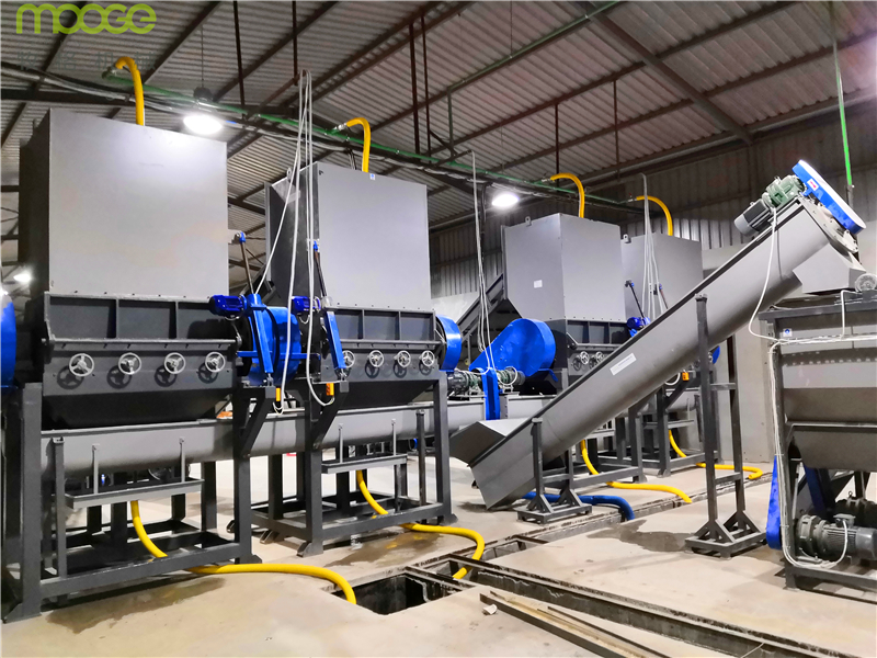 PP HDPE Plastic Grinding Equipment 1500KG/H PET Bottle Scrap Grinder Machine