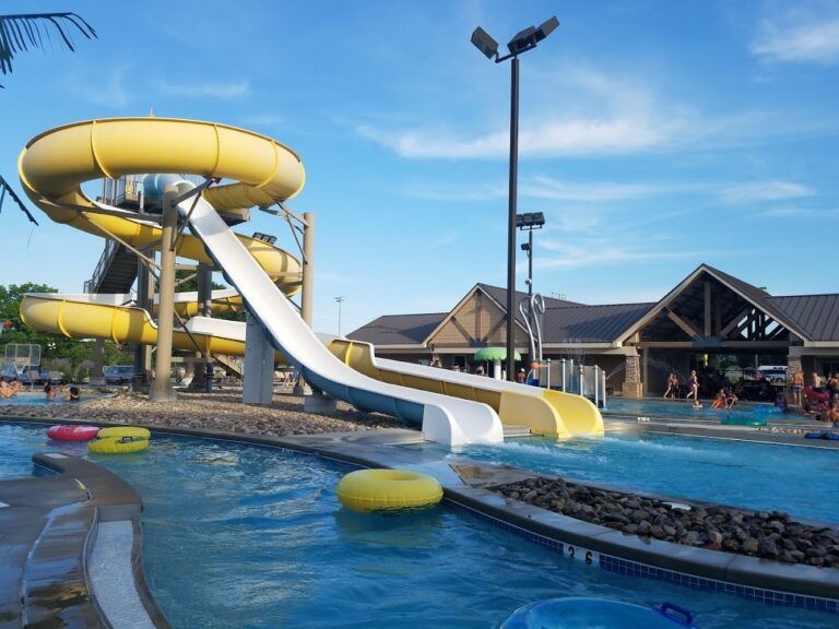 ODM Indoor Water Park Equipment Swimming Pool Fiberglass Slide