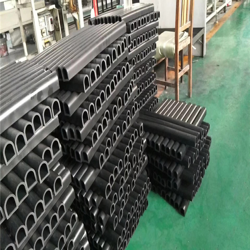 ISO/TS 16949 Certified Boat Ship D Type Marine Rubber Fender for Wharf and Dock Bumper Seal Strip