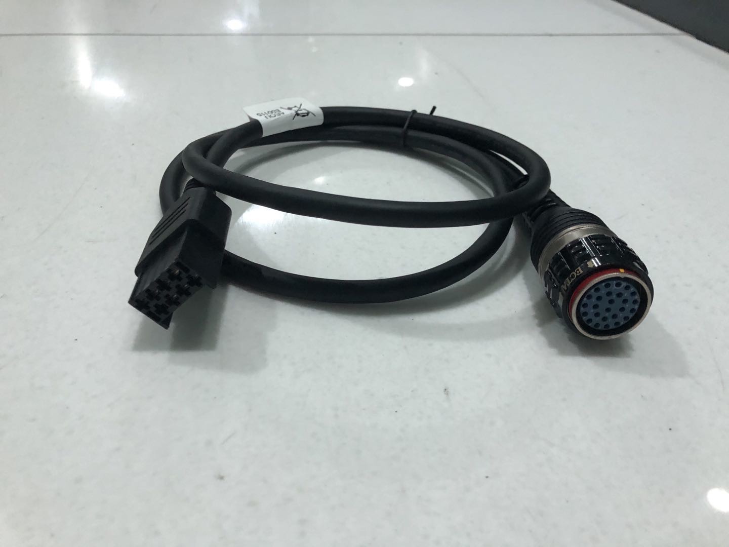 88890306 8 pin Tech Tool 2.7 Volvo Diagnostic Interface Cable