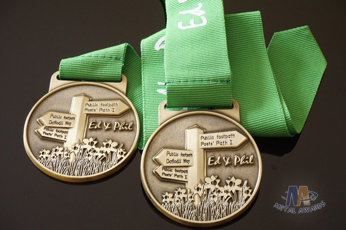 Souvenir Die Casting 3D Effect Antique Gold Custom Award Medals With Printing Ribbon Landyard