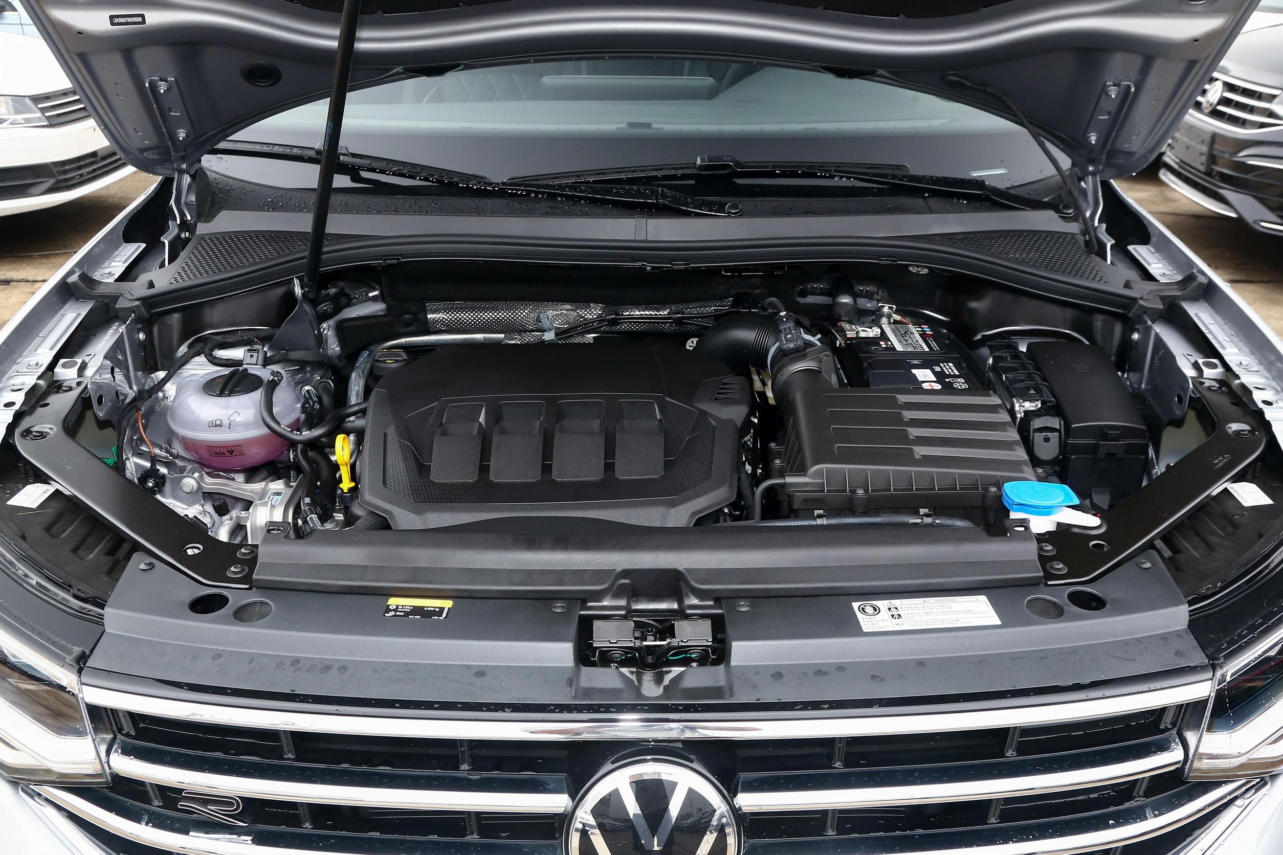 Top Sale 2023 VW Tiguan L 330TSI R-Line 2.0T 186Ps FWD SUV with 4 Airbags and Multi-function Steering Wheel