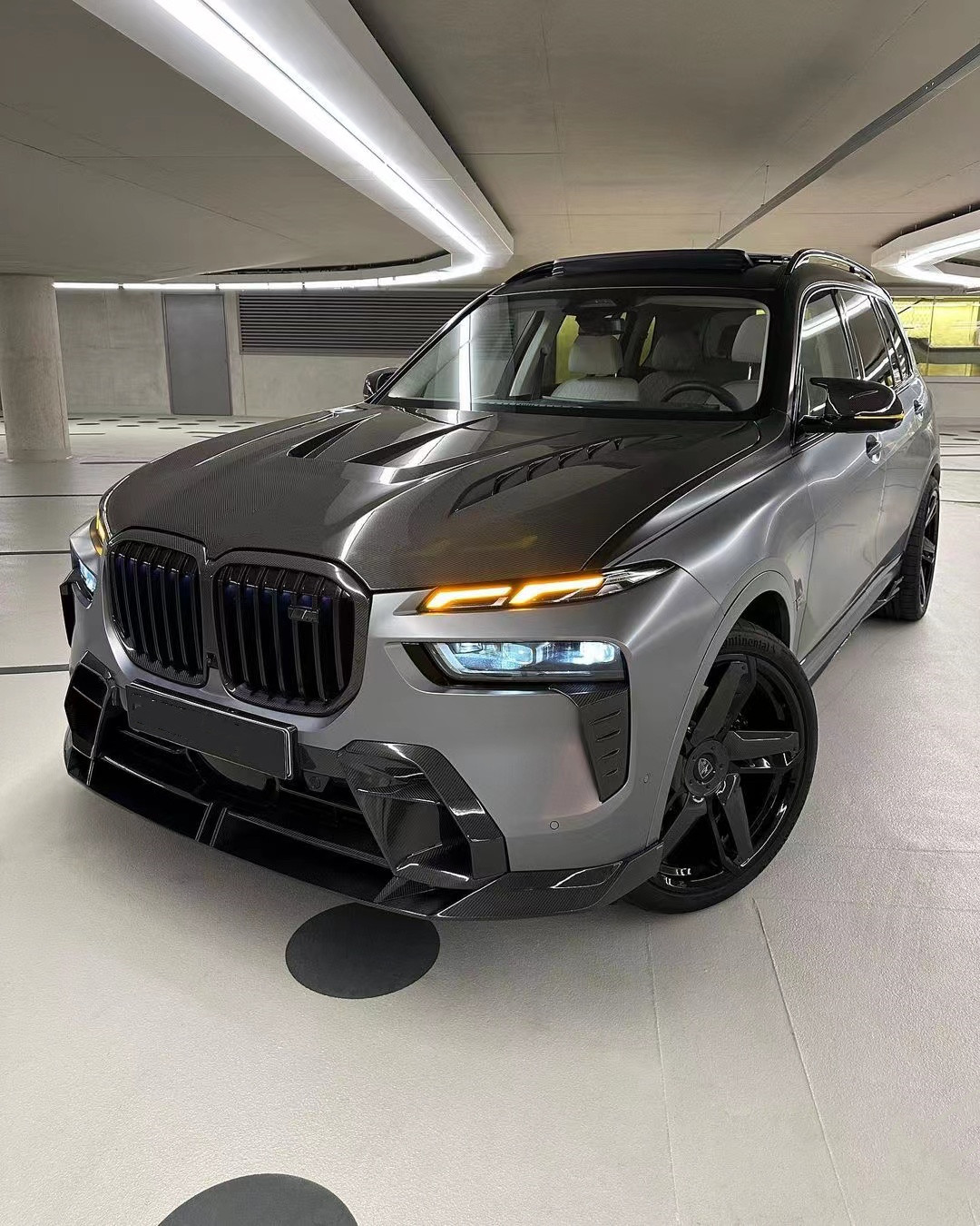 For BMW X7 Carbon Fiber Body Kit X7 Upgraded LD-style Carbon Fiber Front Lip Diffuser Spoiler Hood Body Kit