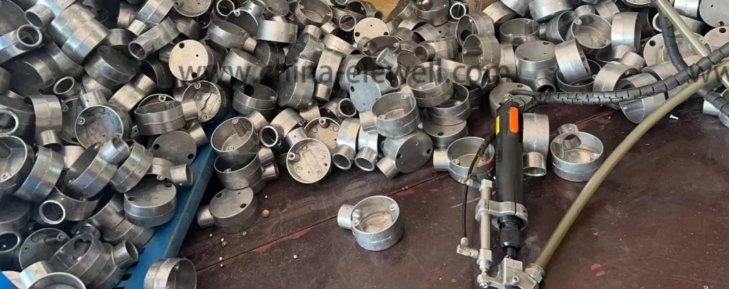 Connect EMT Conduit Pipe Aluminum Junction Box Angle a Way Circular Box