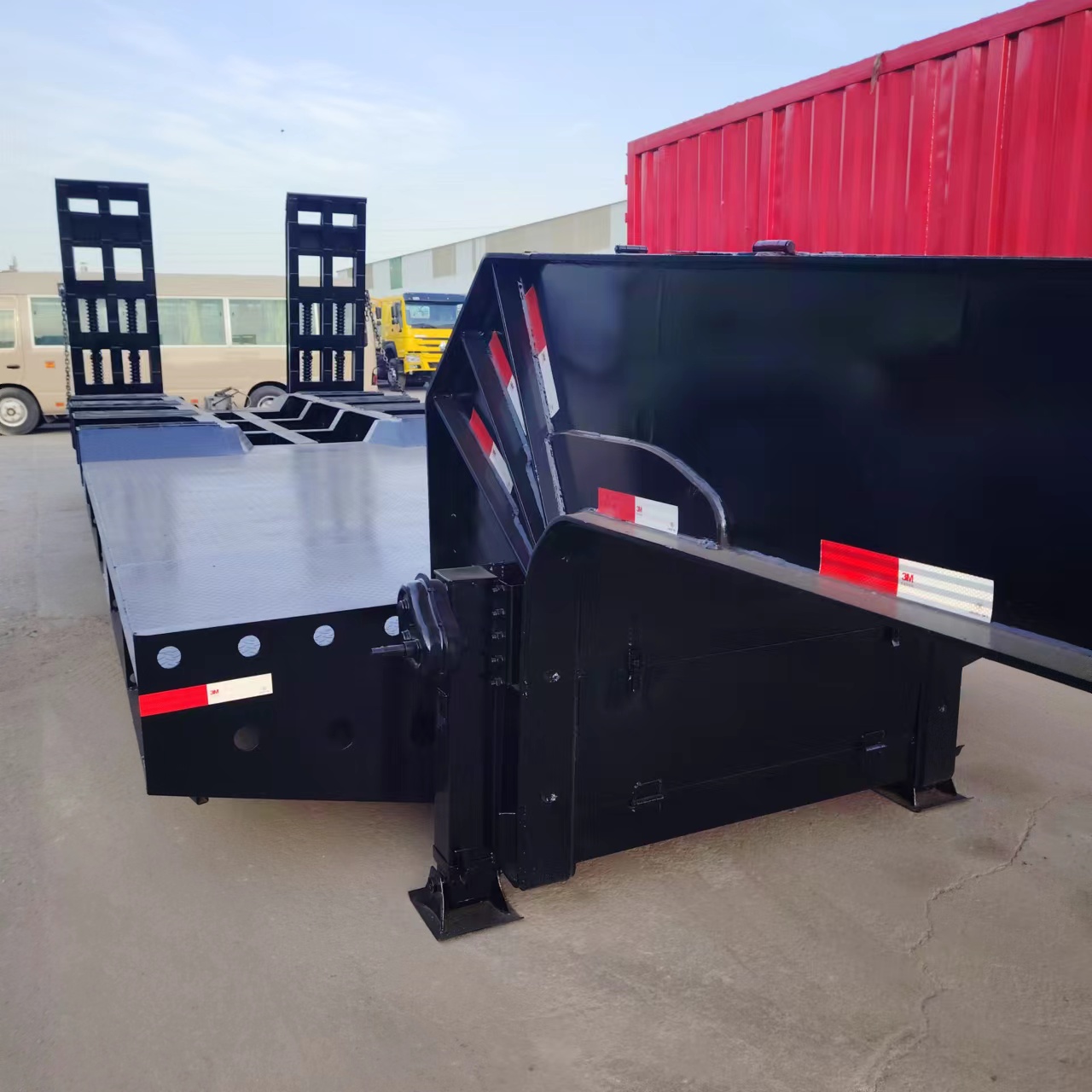 New 3 Axle Lowbed Trailer Transport Bulldozer Lowboy Gooseneck Semi Trailer With Mechanical Suspension