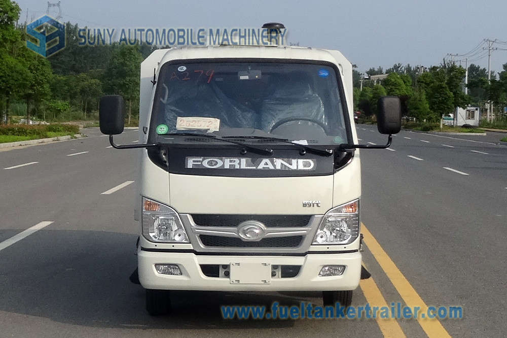 Forland 90hp LHD RHD Road Cleaning Truck Four Brushes Suction Sweeper Vehicle 2.5M3 Mini Street Sweeper Truck For Factor