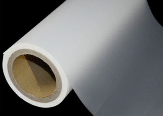 Cigarette cartridges for UV printing and gold plating can be printed with PET laminated film.