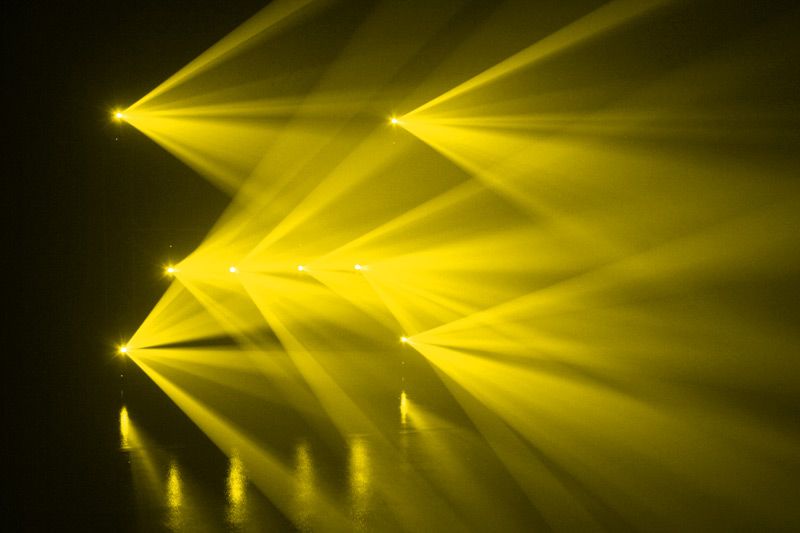 7 Color Open 700W LED Hybrid Moving Head Light Beam Spot Wash With CMY CTO Zoom Framing