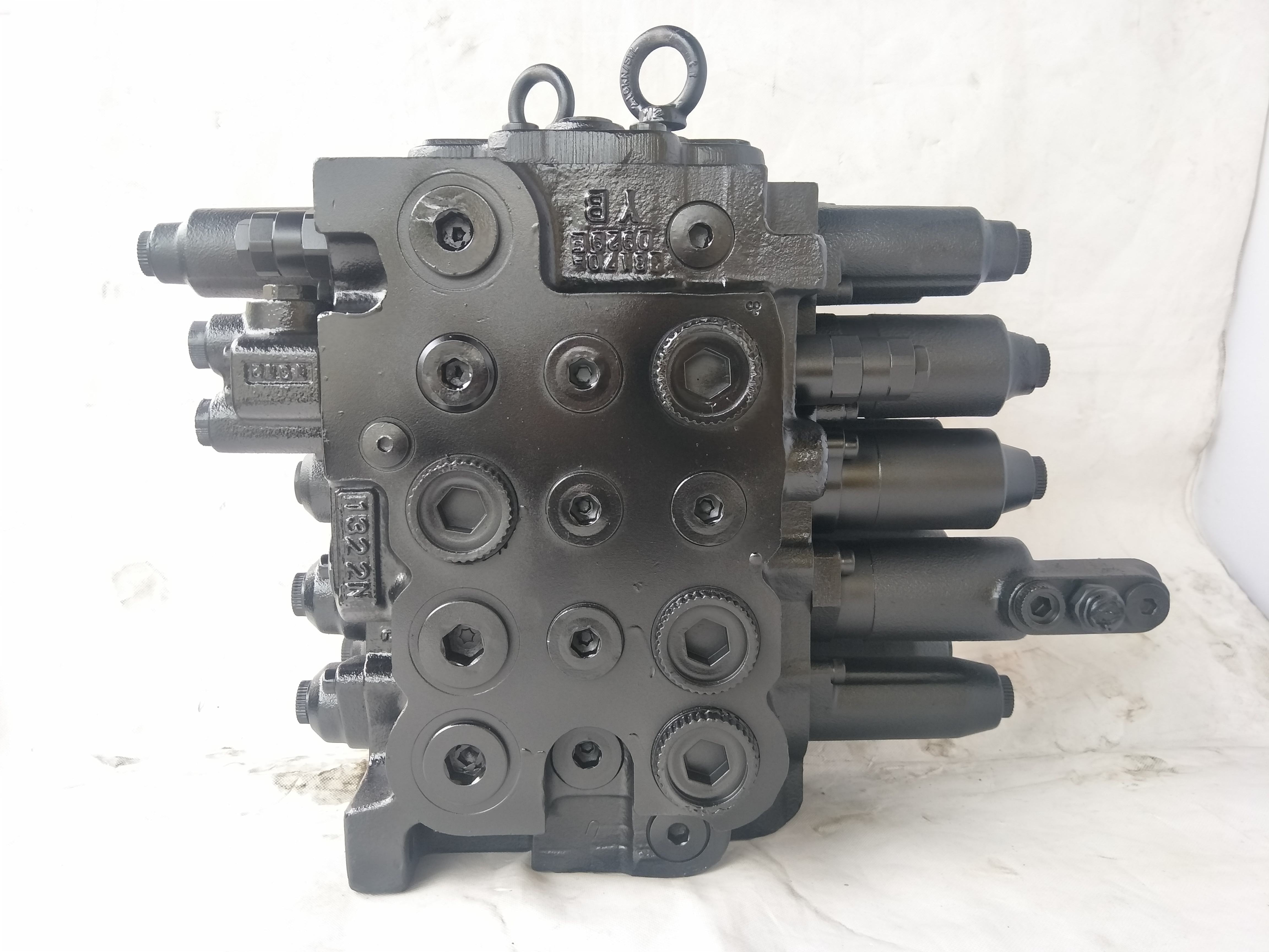 Excavator Distribution Control Valve For SK250LC-6E SK230LC-6E SK260 ISO9001