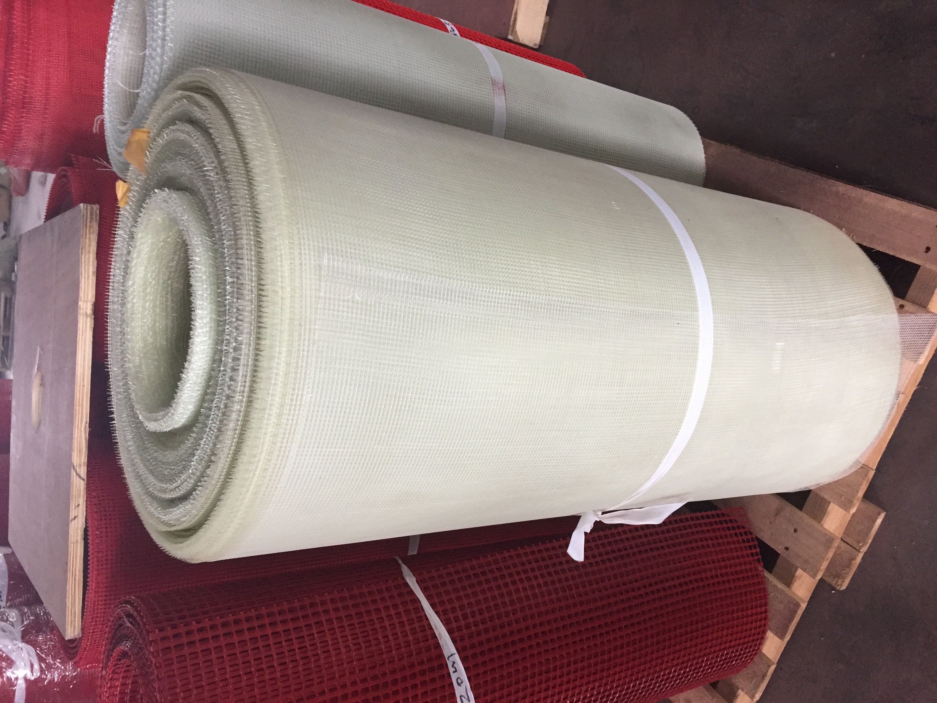 Dry Transformer Raw Material Electrical Insulation Fiberglass Mesh Grid Cloth Roll