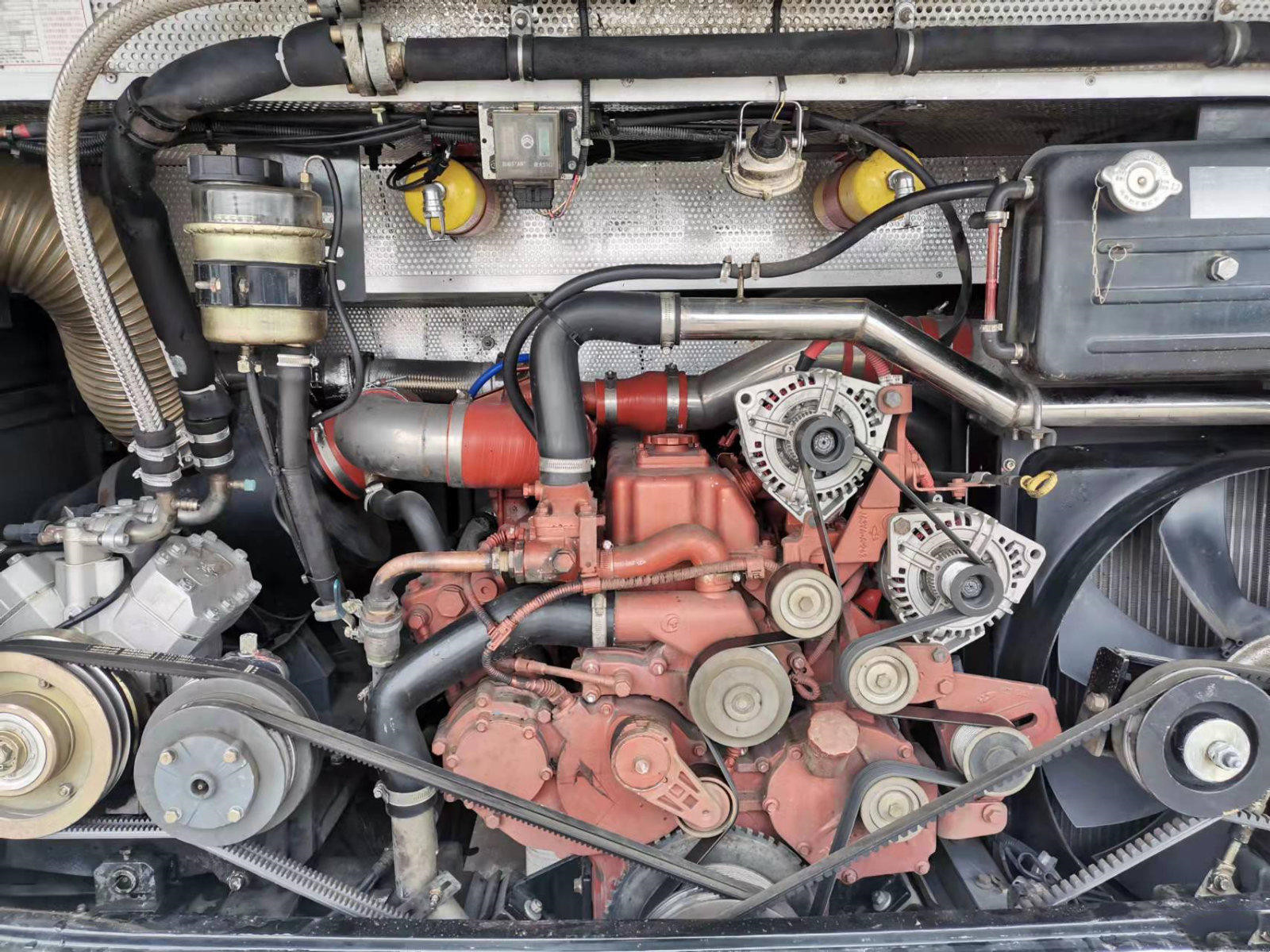 Used Golden Dragon Bus Rear Engine Passanger coach 38 Seats XML6907 LHD
