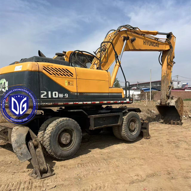 Hyundai 210W-9 21Ton Used Wheel Excavator,Origin From Korea,Available Now