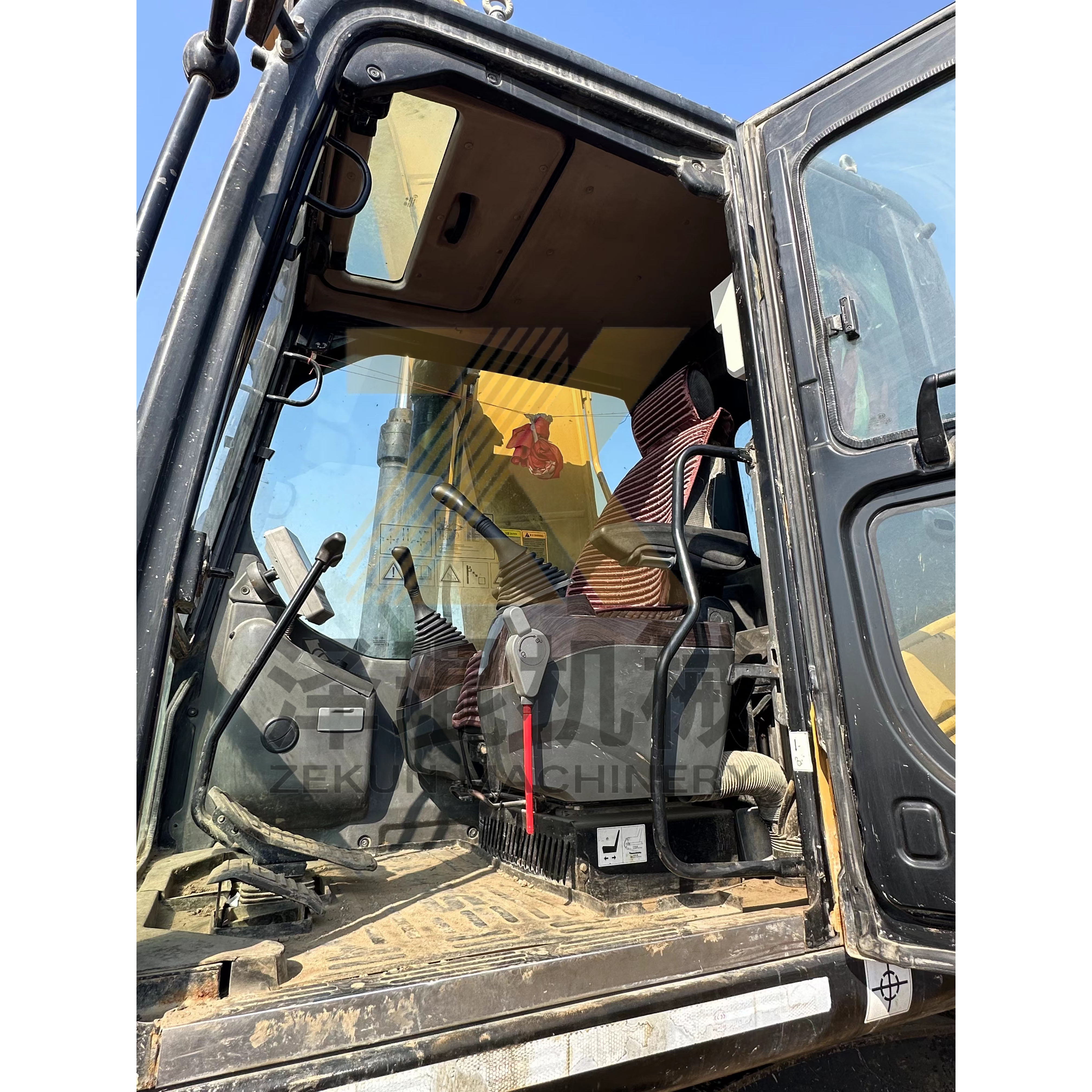Low Hour Sany SY215C Excavator with 1.1m³ Bucket Capacity