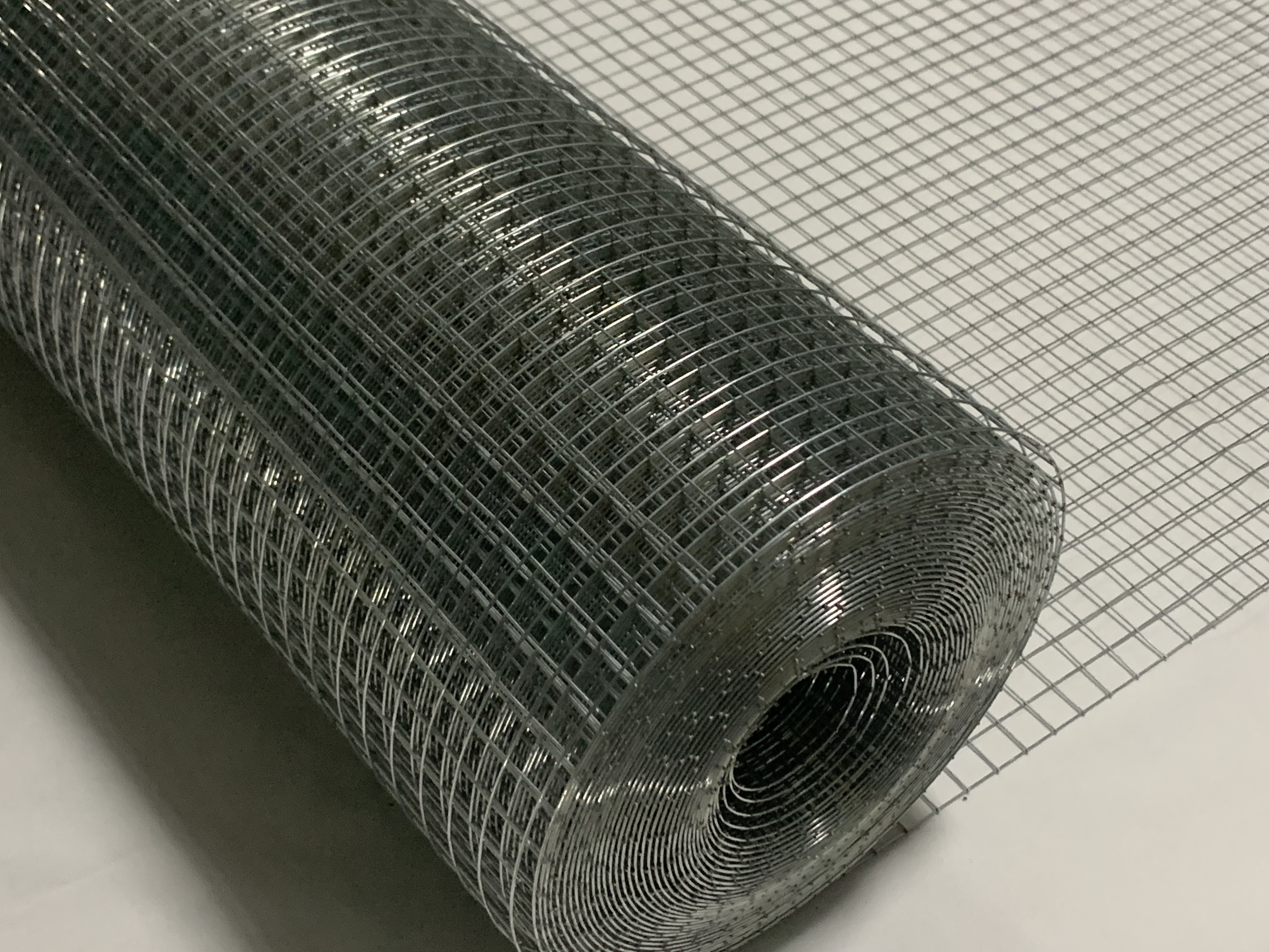 Stainless Steel Welded Wire Mesh,opening 1/4"-6",Diameter 0.53mm-2.0mm,inrolls，S S material for construction industry