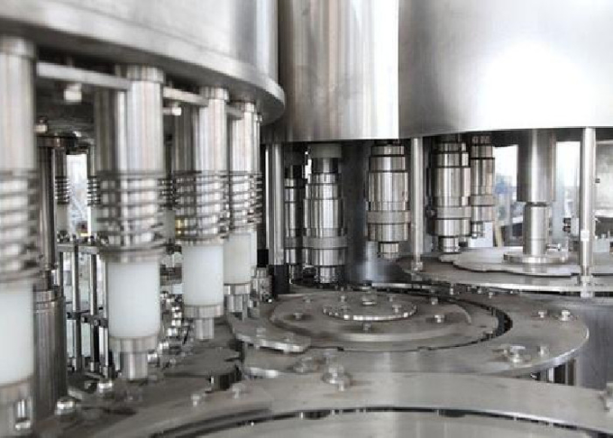 24000BPH 7.87KW Bottled Water Filling Machine PET Plastic PLC SUS304 2