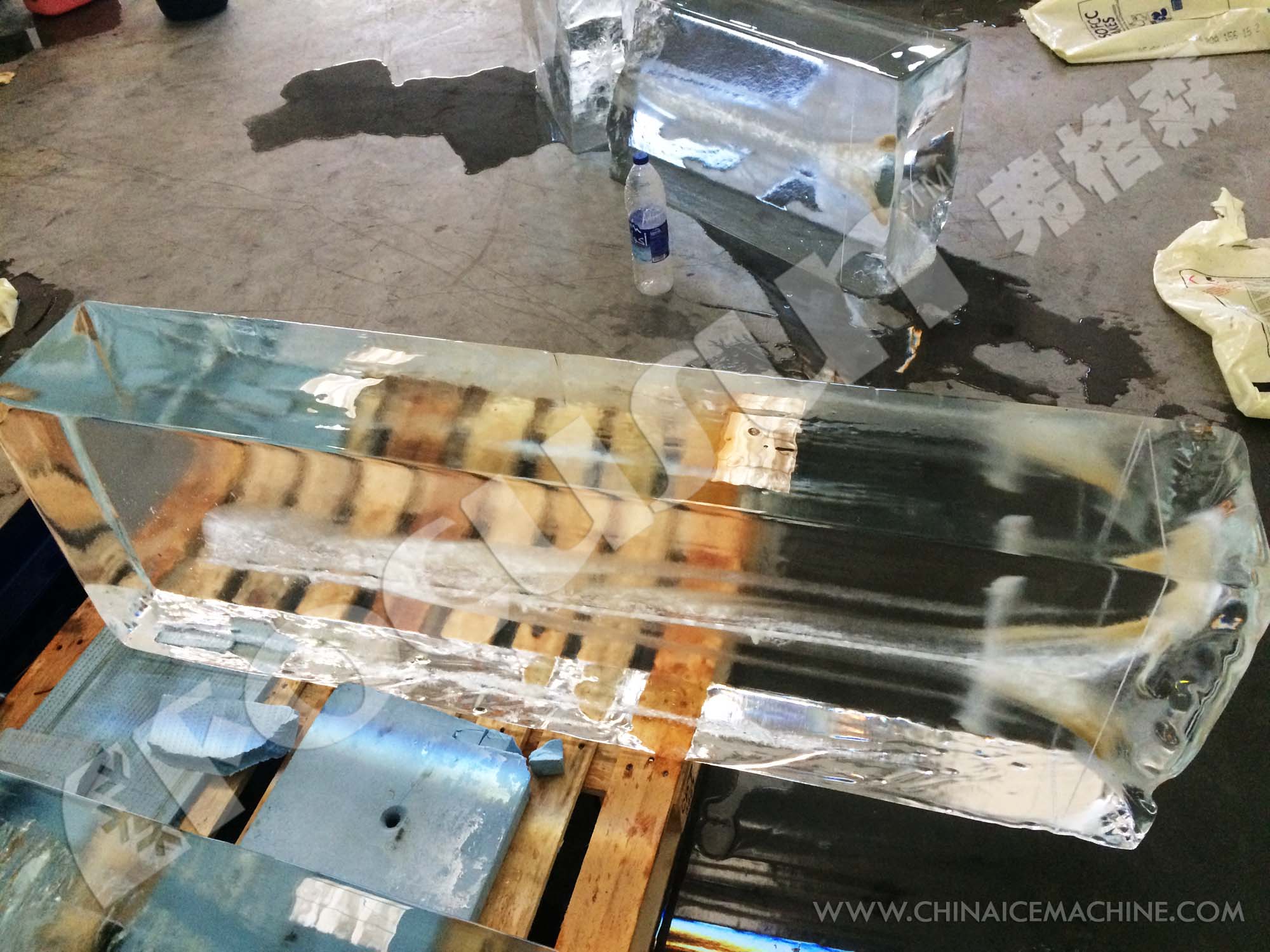 Transparent Block Ice Machine Brine Way Clean Crystal Ice Maker with R404A Refrigerant