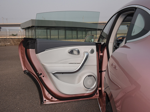 Electric Mini Car for Ladies ORA Good Cat 305KM Mini Energy Vehicle 4401x1867x1633mm