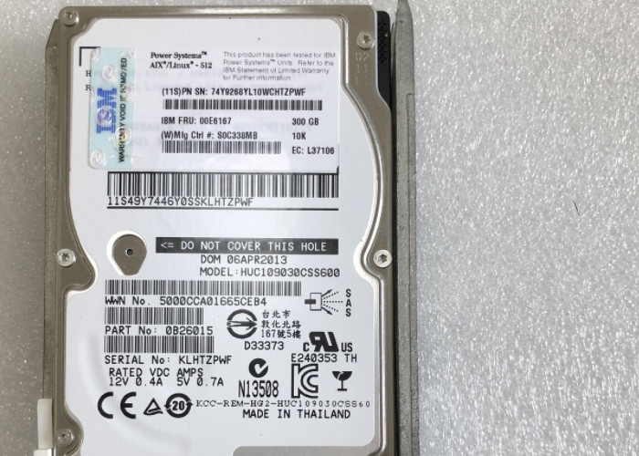 1885 44V6838 44V6833 IBM Hard Disk 300G 10K SAS 2.5 Inch Cache Capacity 16MB